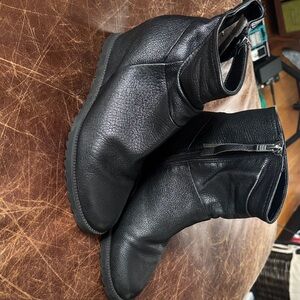 Naturalizer Women's Black Ankle Boots